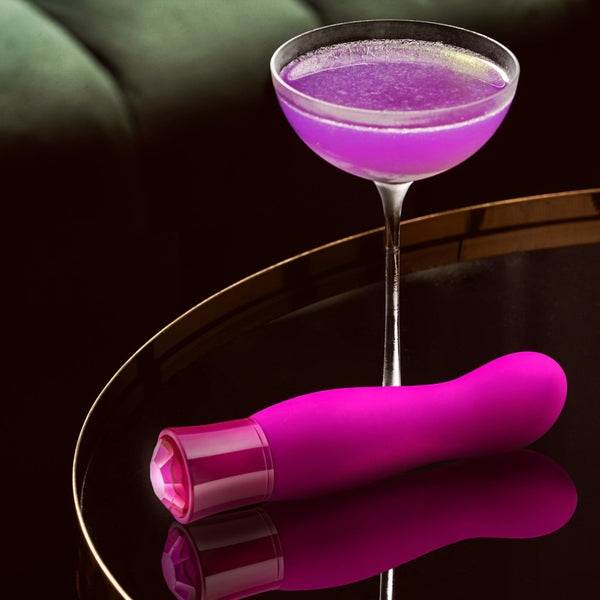 Blush Novelties Oh My Gem Exclusive Tourmaline Rechargeable Warming Vibrator - Extreme Toyz Singapore - https://extremetoyz.com.sg - Sex Toys and Lingerie Online Store - Bondage Gear / Vibrators / Electrosex Toys / Wireless Remote Control Vibes / Sexy Lingerie and Role Play / BDSM / Dungeon Furnitures / Dildos and Strap Ons &nbsp;/ Anal and Prostate Massagers / Anal Douche and Cleaning Aide / Delay Sprays and Gels / Lubricants and more...