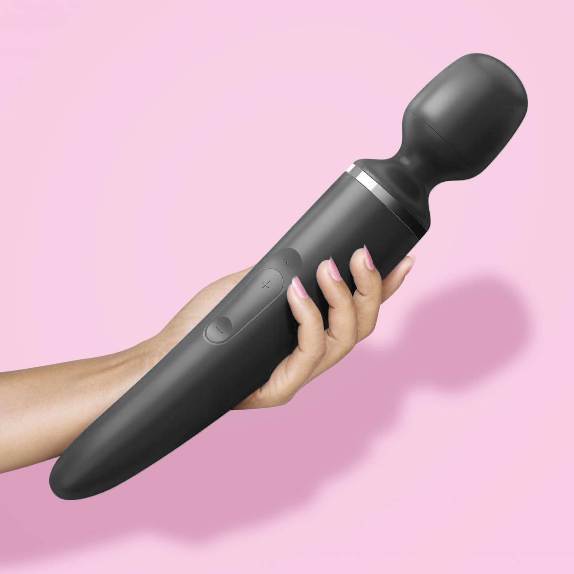 Wand-er Woman Wand Vibrator - Black