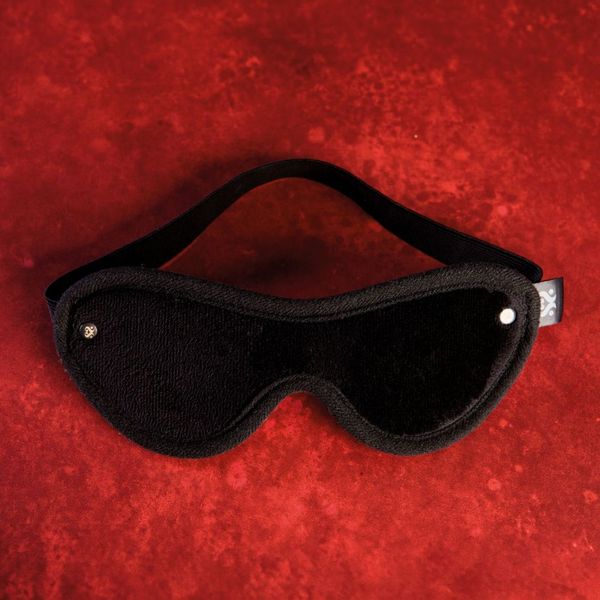 Eyes Wide Shut Soft Velvet Blindfold