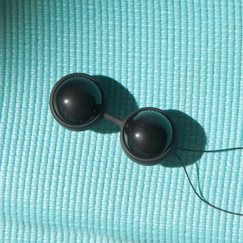 Luna Beads Noir Weighted Vagina Beads